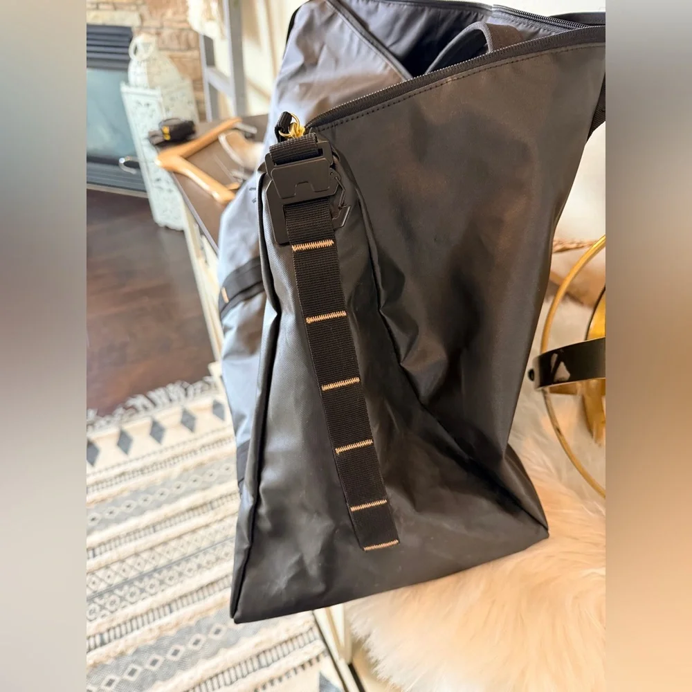 Db Bennified 3.0 Limited Edition Duffel Bag Black NWOT Do Better Project Travel